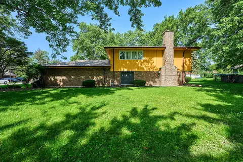 Exterior - 385 E 162nd St, Harvey, IL 60426 photo 2 of 4