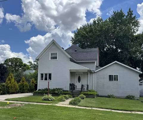 404 W Burbank St, Harvard, IL 60033