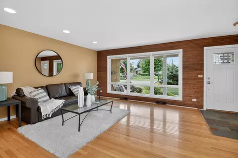 Living - 700 E Turner Ave, Roselle, IL 60172 photo 1 of 4