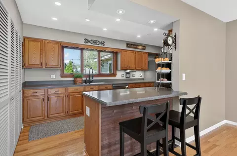 Kitchen - 700 E Turner Ave, Roselle, IL 60172 photo 1 of 6