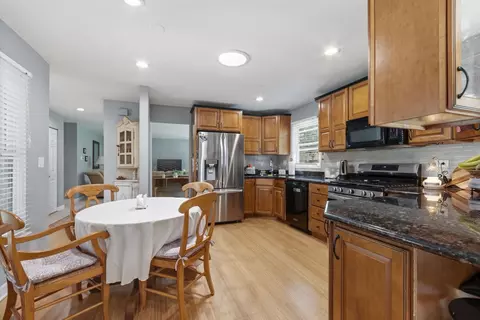 Kitchen - 458 Nantucket Rd, Naperville, IL 60565 photo 1 of 3