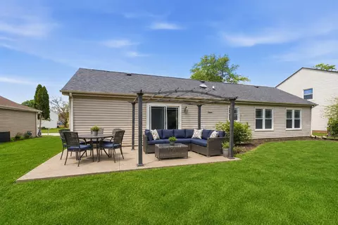Exterior - 458 Nantucket Rd, Naperville, IL 60565 photo 2 of 4