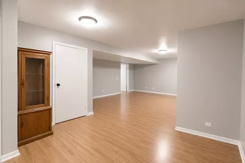Living - 812 Maple Ln, Wheeling, IL 60090 photo 5 of 5