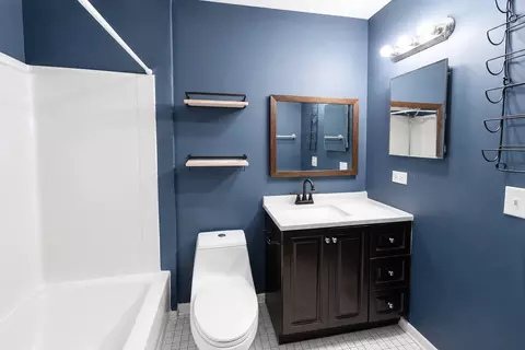 Bath - 812 Maple Ln, Wheeling, IL 60090 photo 1 of 2