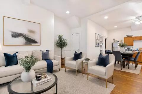 Living - 1132 E 44th St, Chicago, IL 60653 photo 1 of 4