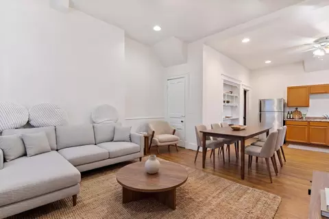 Living - 1132 E 44th St, Chicago, IL 60653 photo 2 of 4