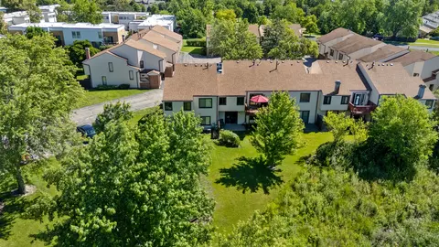 View/Area - 375 Juniper Tree Ct, Hoffman Estates, IL 60169 photo 2 of 12