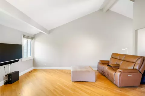 Living - 375 Juniper Tree Ct, Hoffman Estates, IL 60169 photo 1 of 3