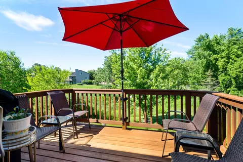 Exterior - 375 Juniper Tree Ct, Hoffman Estates, IL 60169 photo 3 of 9