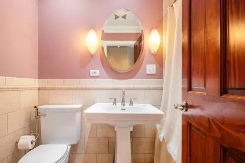 Bath - 375 Juniper Tree Ct, Hoffman Estates, IL 60169 photo 1 of 2