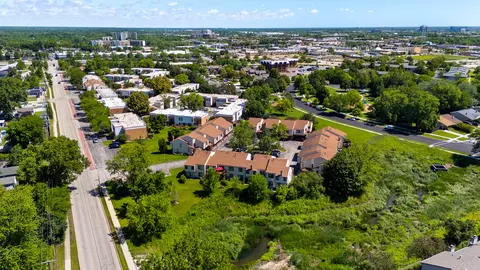 View/Area - 375 Juniper Tree Ct, Hoffman Estates, IL 60169 photo 10 of 12