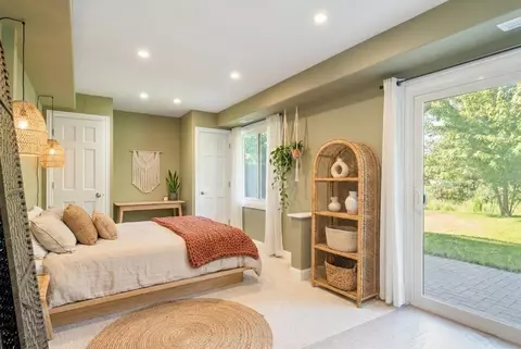 Bedroom - 375 Juniper Tree Ct, Hoffman Estates, IL 60169 photo 2 of 5