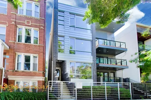 879 N Marshfield Ave #2, Chicago, IL 60622