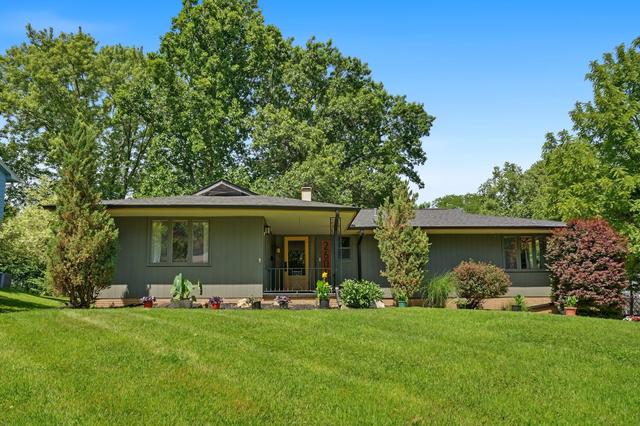 2606 Fairhaven Rd, Davenport, IA 52803
