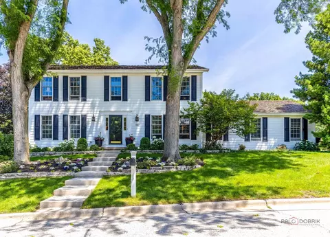 1110 Furlong Dr, Libertyville, IL 60048