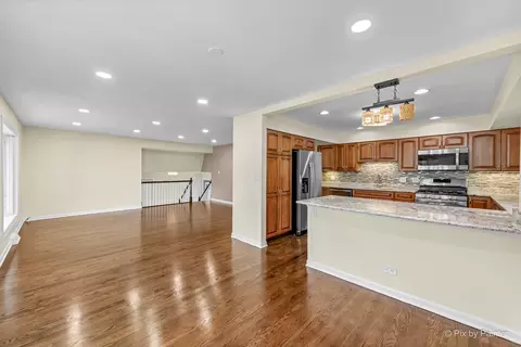 4145 Winston Dr, Hoffman Estates, IL 60192 photo 7