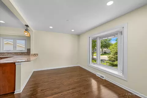 4145 Winston Dr, Hoffman Estates, IL 60192 photo 6