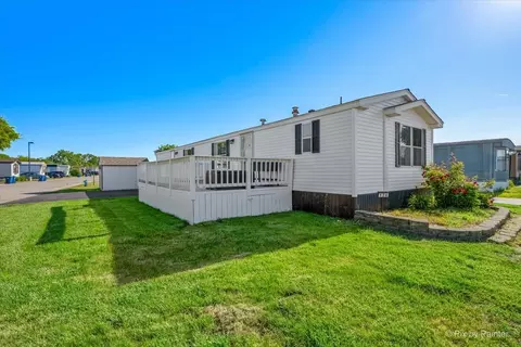 126 7th Ave, Bartlett, IL 60103
