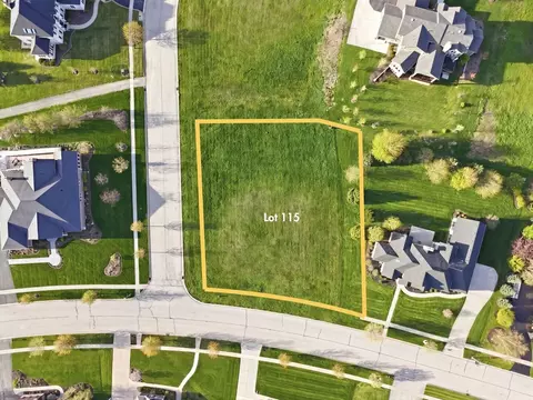 247 Merry Oaks Dr, Sycamore, IL 60178