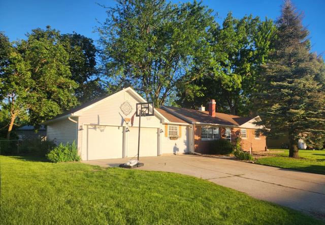 315 Maple Dr, Morris, IL 60450