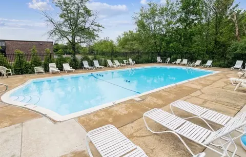 Exterior - 5300 Carriageway Dr #203, Rolling Meadows, IL 60008 photo 2 of 2