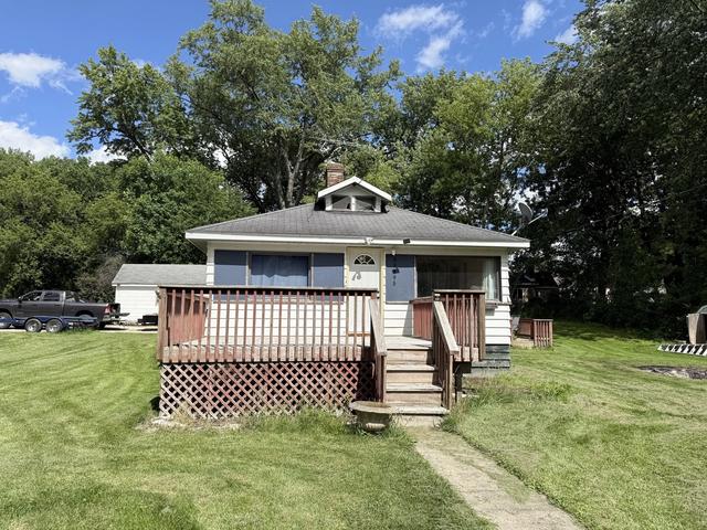 39495 N Forest Ave, Antioch, IL 60002
