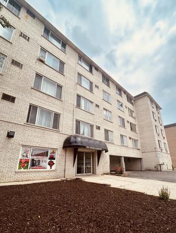 1227 S Harlem Ave #310, Berwyn, IL 60402