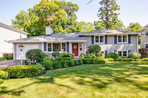 502 E Scranton Ave, Lake Bluff, IL 60044