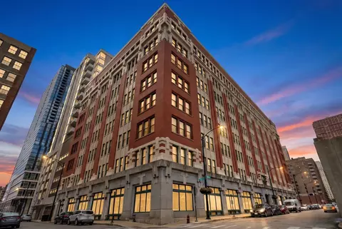 732 S Financial Pl #810, Chicago, IL 60605