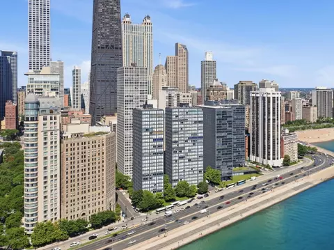 860 N Lake Shore Dr #21K, Chicago, IL 60611