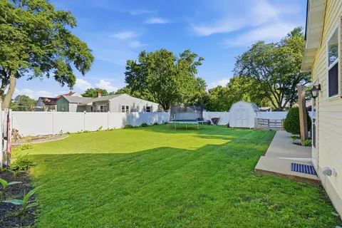 Exterior - 1841 36th St, Moline, IL 61265 photo 7 of 7