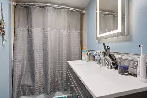 Bath - 1841 36th St, Moline, IL 61265 photo 1 of 1