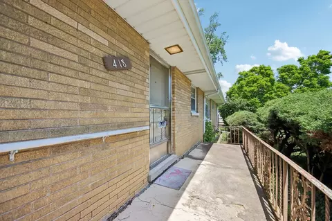 Exterior - 418 Highland Rd, Willowbrook, IL 60527 photo 5 of 12