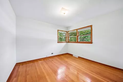 Bedroom - 418 Highland Rd, Willowbrook, IL 60527 photo 1 of 9