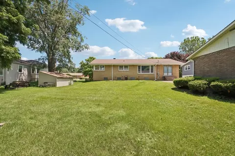 Exterior - 418 Highland Rd, Willowbrook, IL 60527 photo 10 of 12