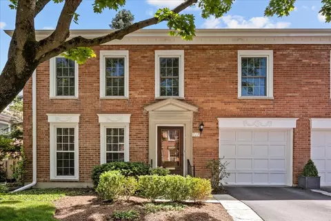 727 Raleigh Ct, Northbrook, IL 60062