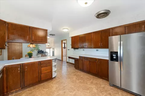 Kitchen - 418 End Ave, Hillside, IL 60162 photo 5 of 5
