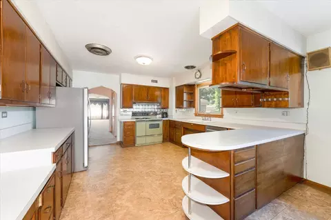 Kitchen - 418 End Ave, Hillside, IL 60162 photo 1 of 5