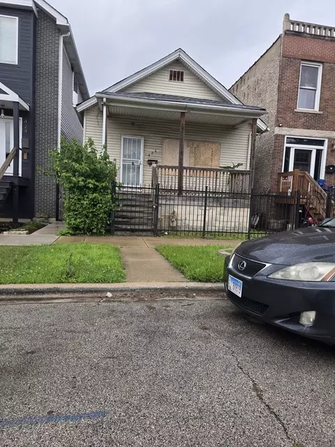426 N Trumbull Ave, Chicago, IL 60624