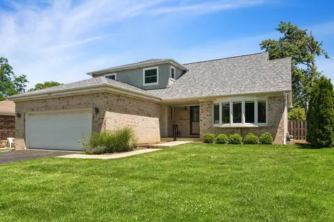 1241 N Chestnut Ave, Arlington Heights, IL 60004
