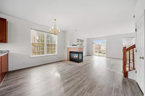 Living - 760 Lambert Ln #96-1, Bartlett, IL 60103 photo 2 of 3