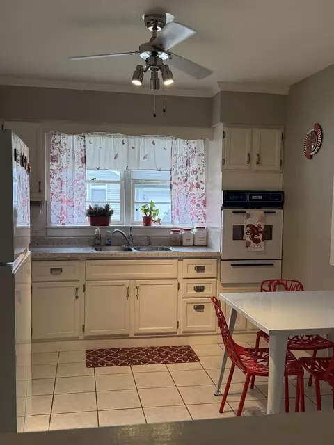 Kitchen - 1107 West Ave, Normal, IL 61761 photo 1 of 2
