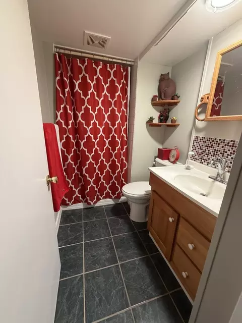 Bath - 1107 West Ave, Normal, IL 61761 photo 1 of 2
