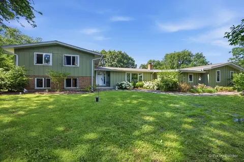 4 N560 Snowbird Ct, Saint Charles, IL 60175