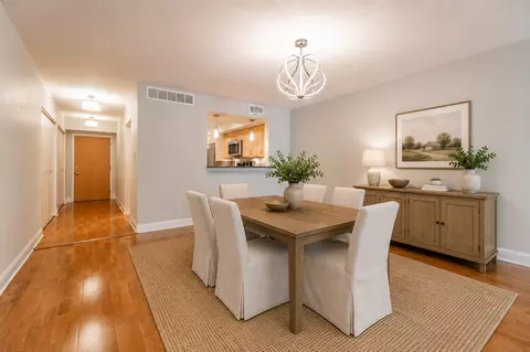 Dining - 415 Franklin Ave #2C, River Forest, IL 60305 photo 2 of 2