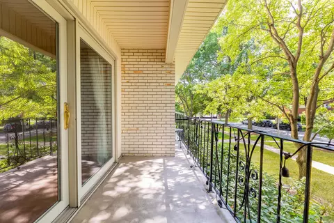 Exterior - 415 Franklin Ave #2C, River Forest, IL 60305 photo 3 of 4