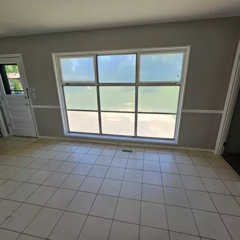 Living - 485 Washington Blvd, Hoffman Estates, IL 60169 photo 3 of 3