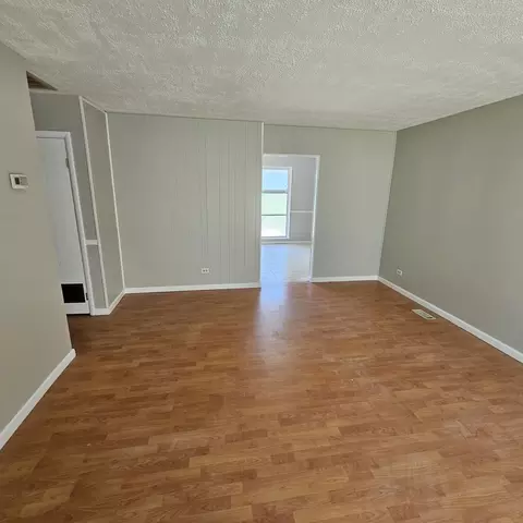 Living - 485 Washington Blvd, Hoffman Estates, IL 60169 photo 2 of 3
