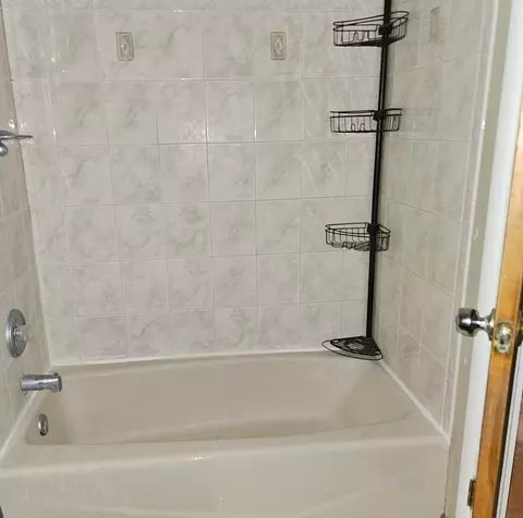 Bath - 485 Washington Blvd, Hoffman Estates, IL 60169 photo 2 of 2