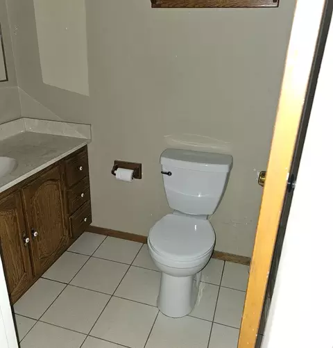 Bath - 485 Washington Blvd, Hoffman Estates, IL 60169 photo 1 of 2